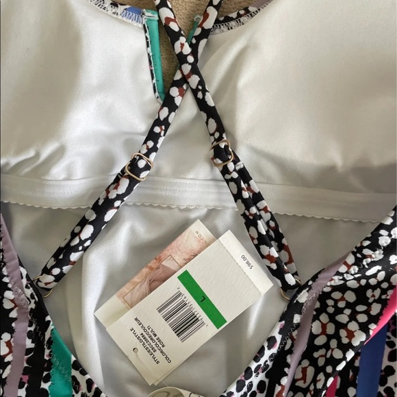 SOLD Jessica Simpson one piece swimsuit - Picture 3 of 4